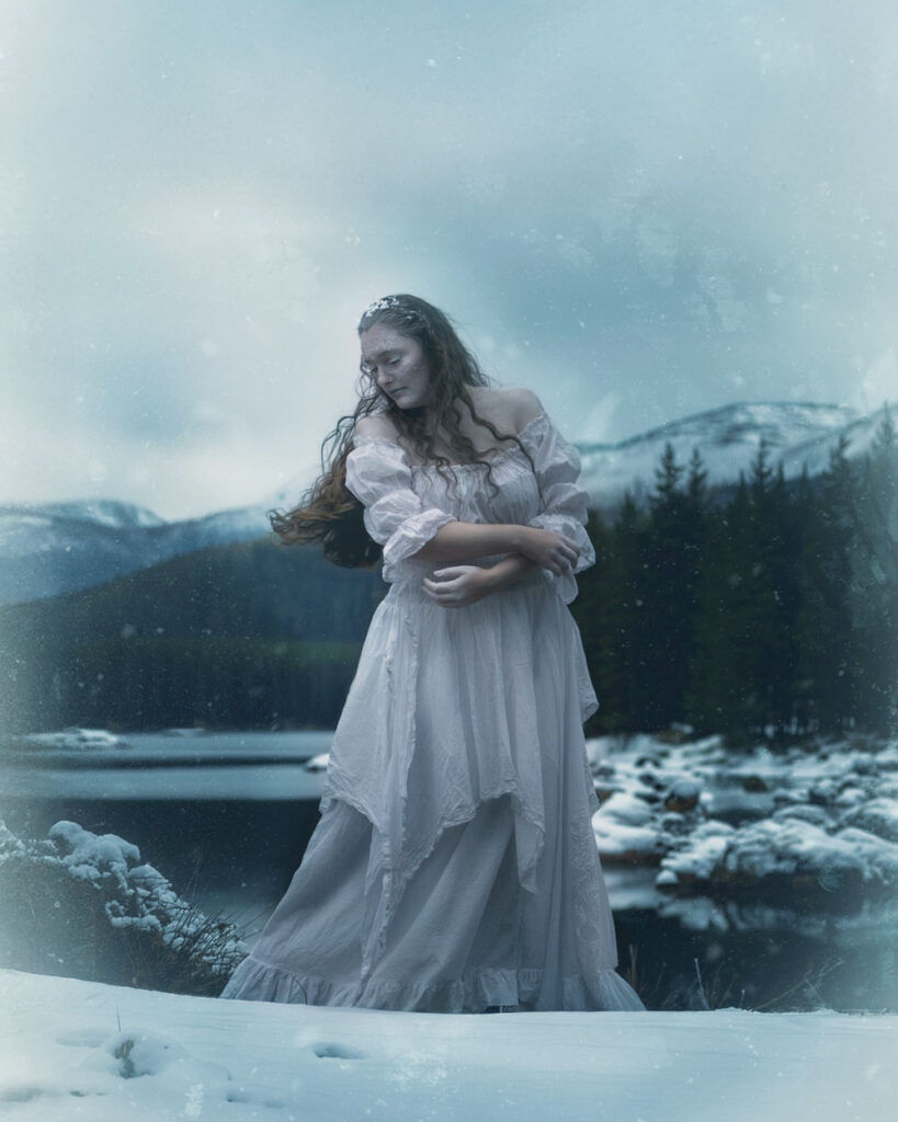 Fotografie von einer Frau im Schnee von Jana aka Asjkar Mimirsquell Photografie